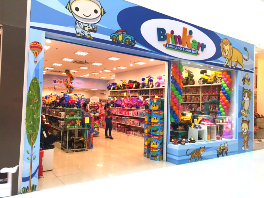 A loja de brinquedos como lugar para brincar, se divertir - e até